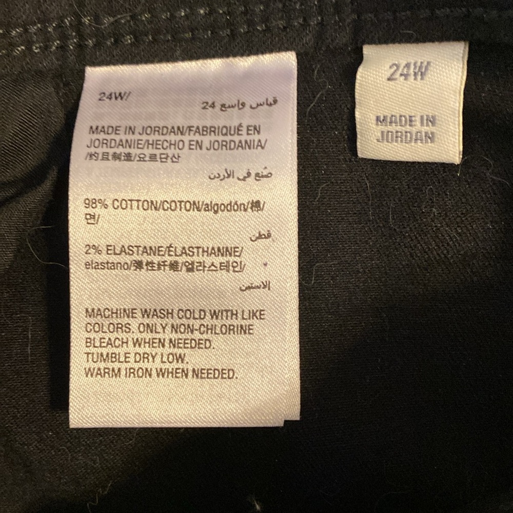 Jean Capri Shorts - Picture 8 of 12